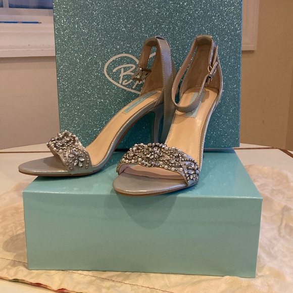 Betsey Johnson Shoes - ❤️- NIB! New Listing! BETSY JOHNSON Juno Strappy Sanadal Silver 8.5